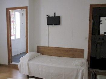 Apartamentos Madrid Hortaleza Luaran gambar