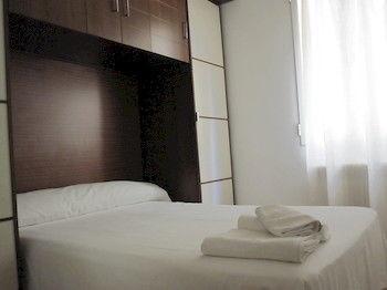 Apartamentos Madrid Hortaleza Luaran gambar